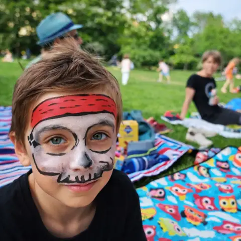 Festival skull-style face painting